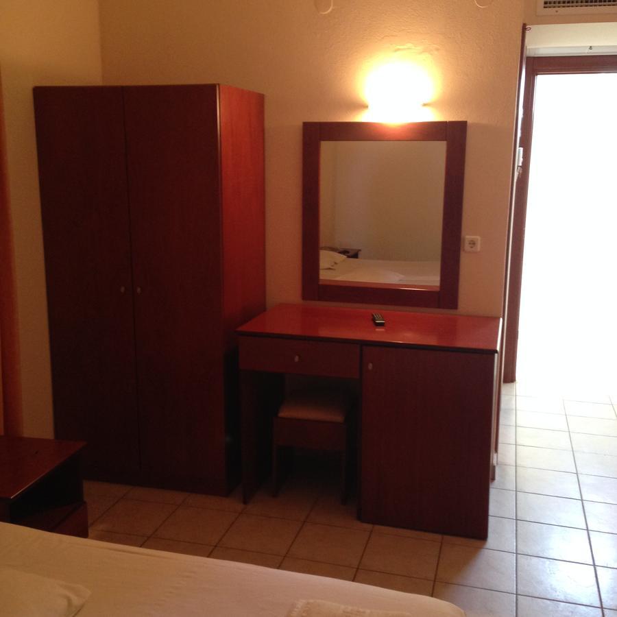 Hotel Akrogiali Korinós Zewnętrze zdjęcie